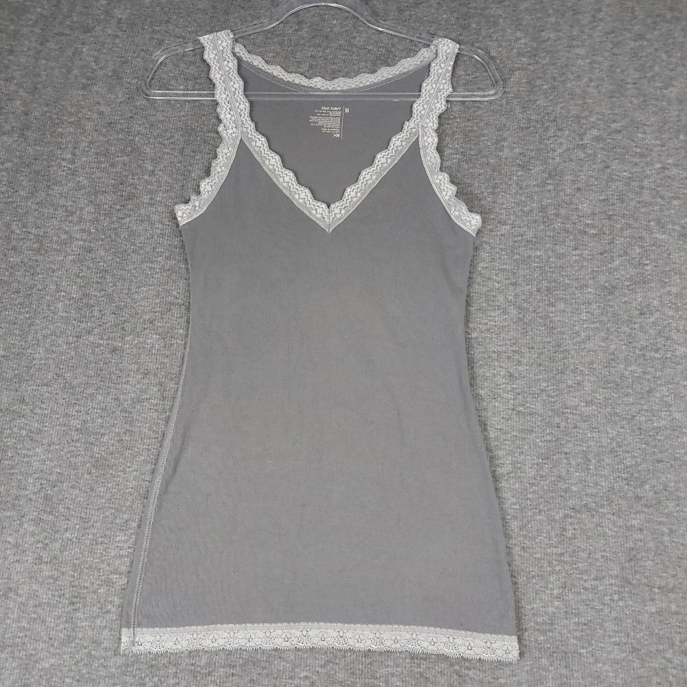 OLD NAVY WOMEN Y2K GRAY WHITE VNECK LAYERING LACE TRIM CAMI SIZE M ELENA GILBERT